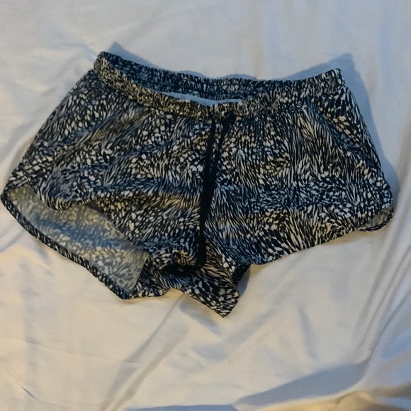 Shorts - Picture 1 of 2